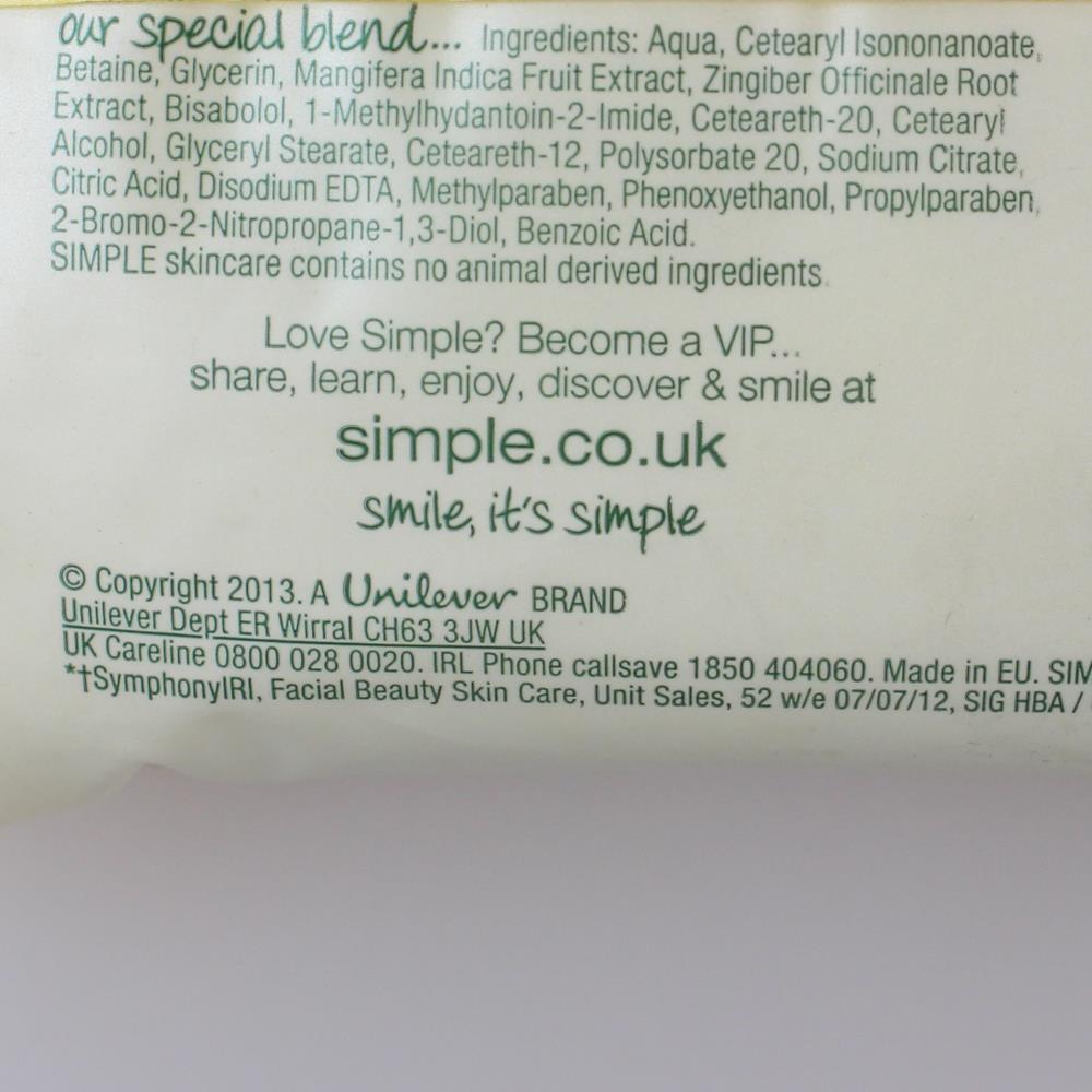 25 Wipes SIMPLE SENSITIVE SKIN EXPERTS BRIGHTENING WIPES - 1 Pack - Image 3