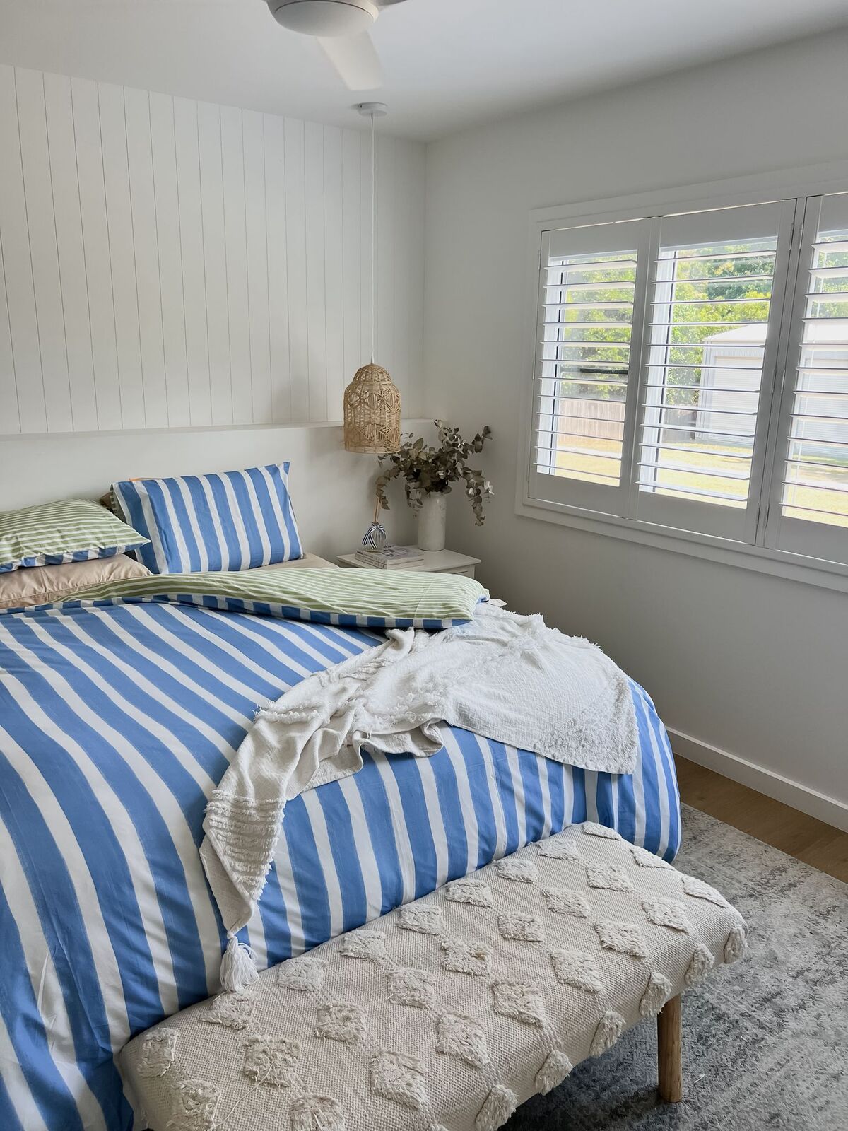 100% Cotton Duvet Quilt Cover Set w/ 2 Pillow Cases in Reversible Blue/Green/White Stripe - Super King - Image 4
