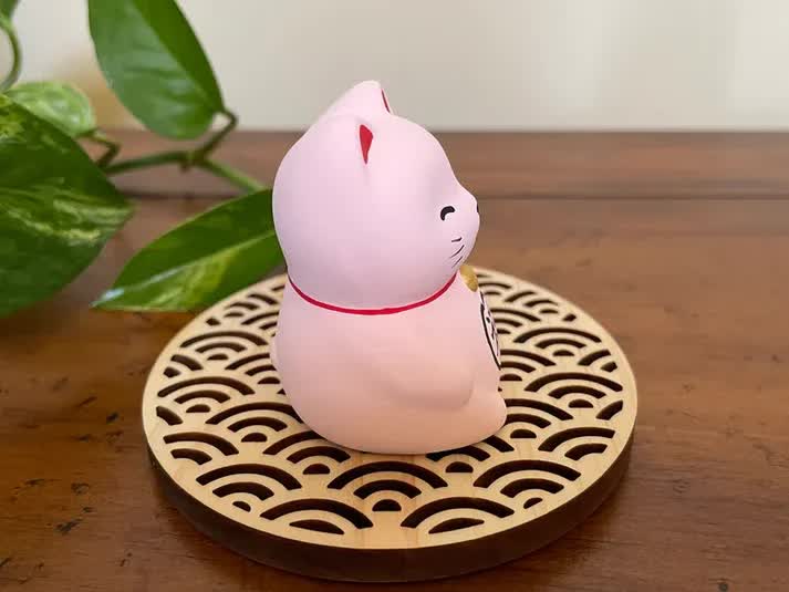 Okimono Pink Maneki Neko - Image 2