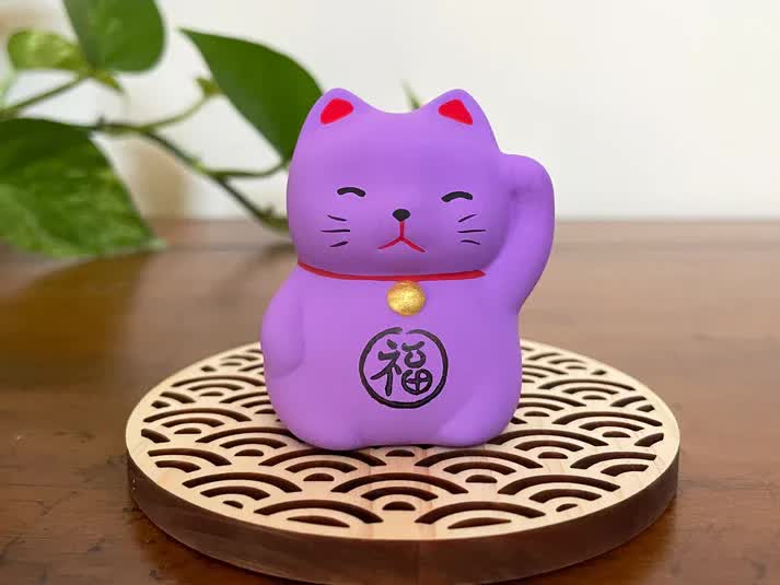 Okimono Lavender Maneki Neko - Image 2