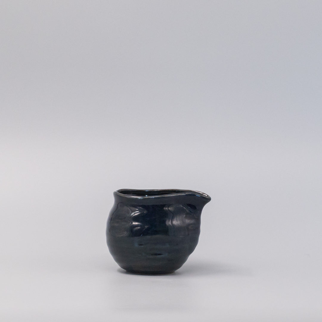 Pourer 410ml Dark Navy Glaze - Image 3