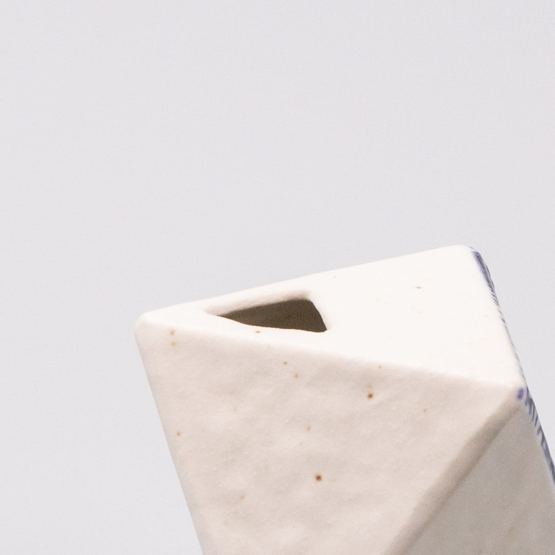 Vase Triangular White Chrysanthemum 130ml - Image 2