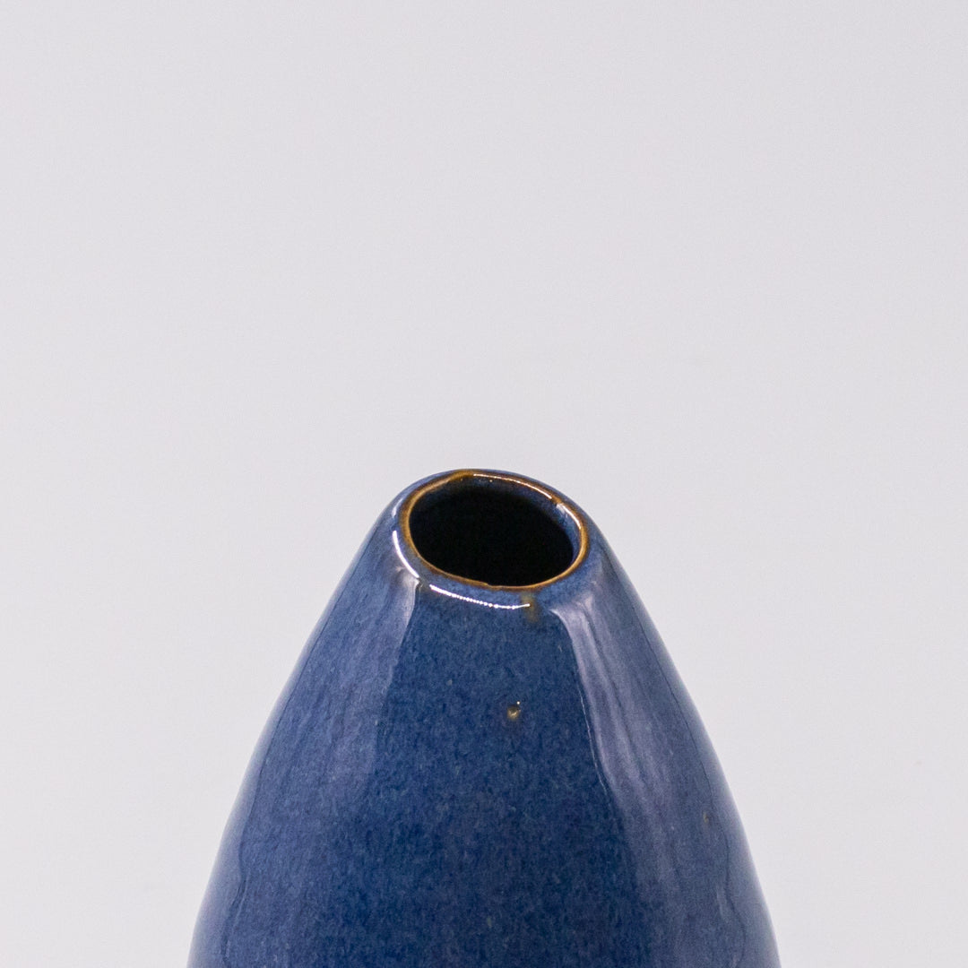 Vase Pinecone 10H Indigo Yuzen - Image 3