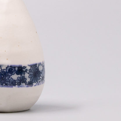 Vase Pinecone 10H White Yuzen - Image 2