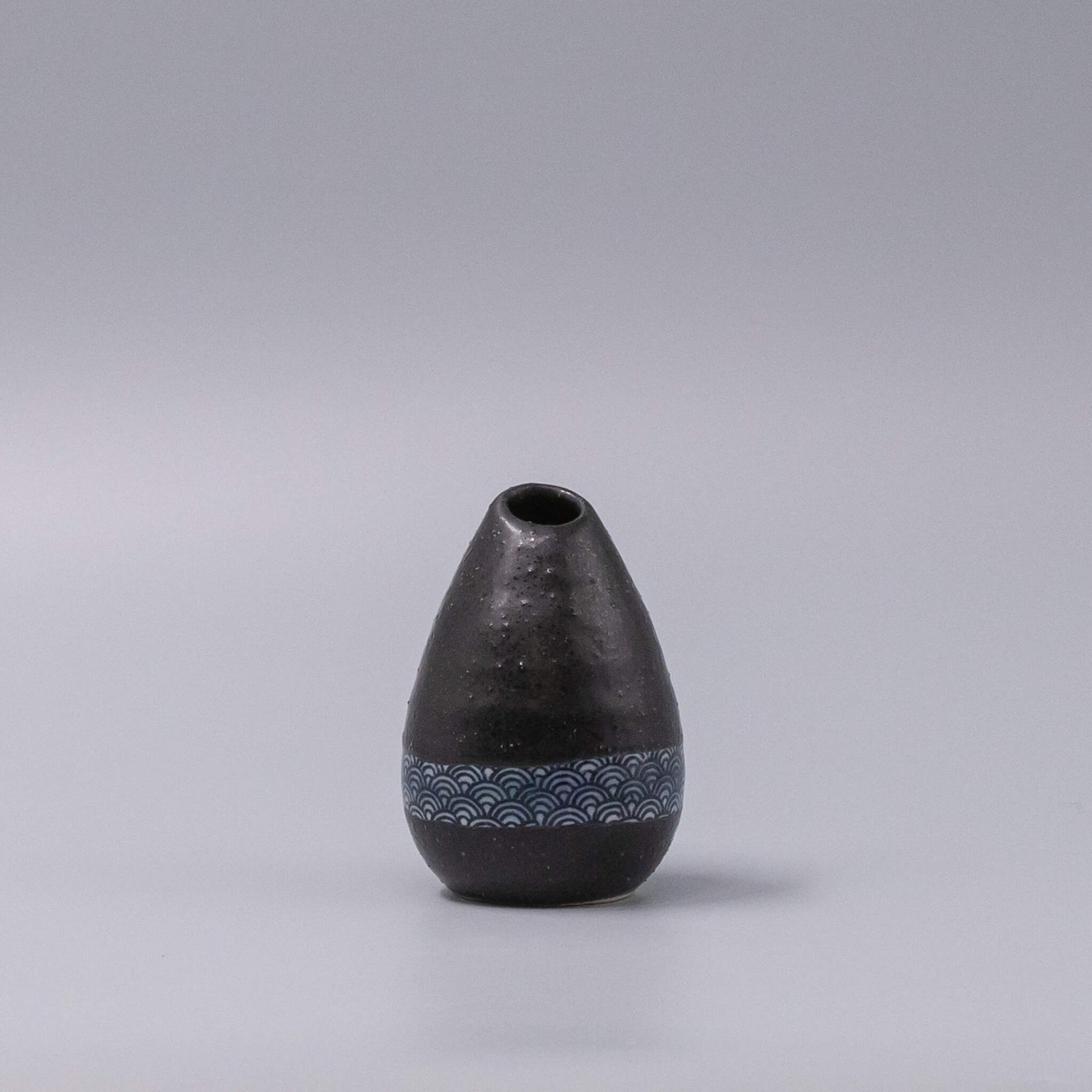 Vase Pinecone 10H Black Wave Design - Image 3