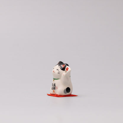 Okimono Victory Lucky Cat - Image 3
