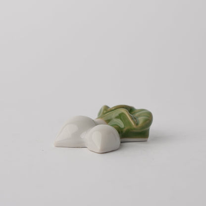 Chopstick Rest White & Green Radish - Image 4
