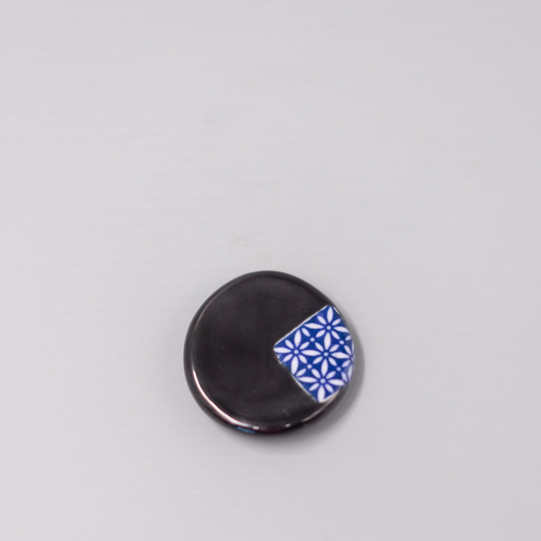 Chopstick Rest Round Black & Blue Hishi - Image 2