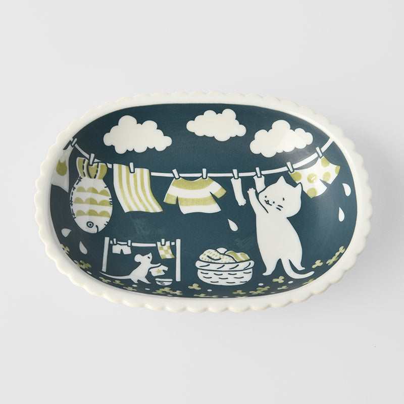 Bowl Oval 22.8cm Cat Clothes - Image 3
