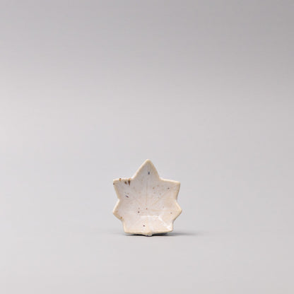 Sauce Dish Maple Leaf 6cm Ivory Fleck - Image 3