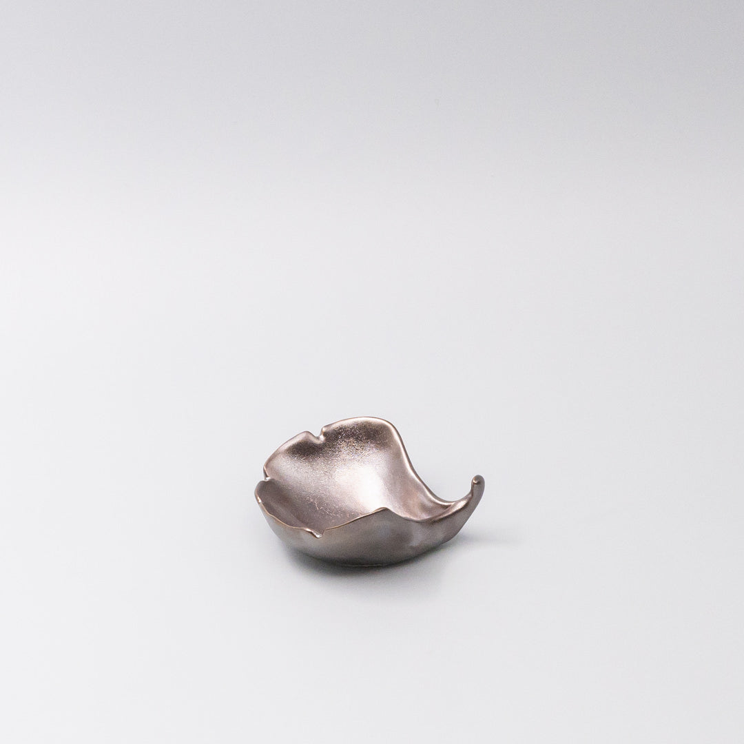 Gingko Leaf Sauce Dish 30ml Metallic Lustre Glaze - Image 3