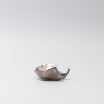 Gingko Leaf Sauce Dish 30ml Metallic Lustre Glaze - Image 4