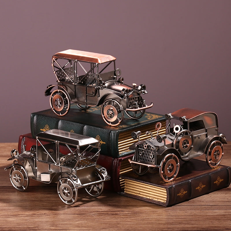 Set 2 Metal Retro Classic Car Assort 21cm