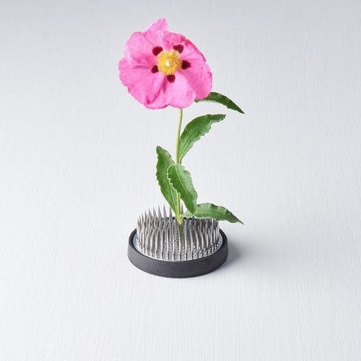 Kenzan Ikebana Pin Base 6cm Round - Image 2