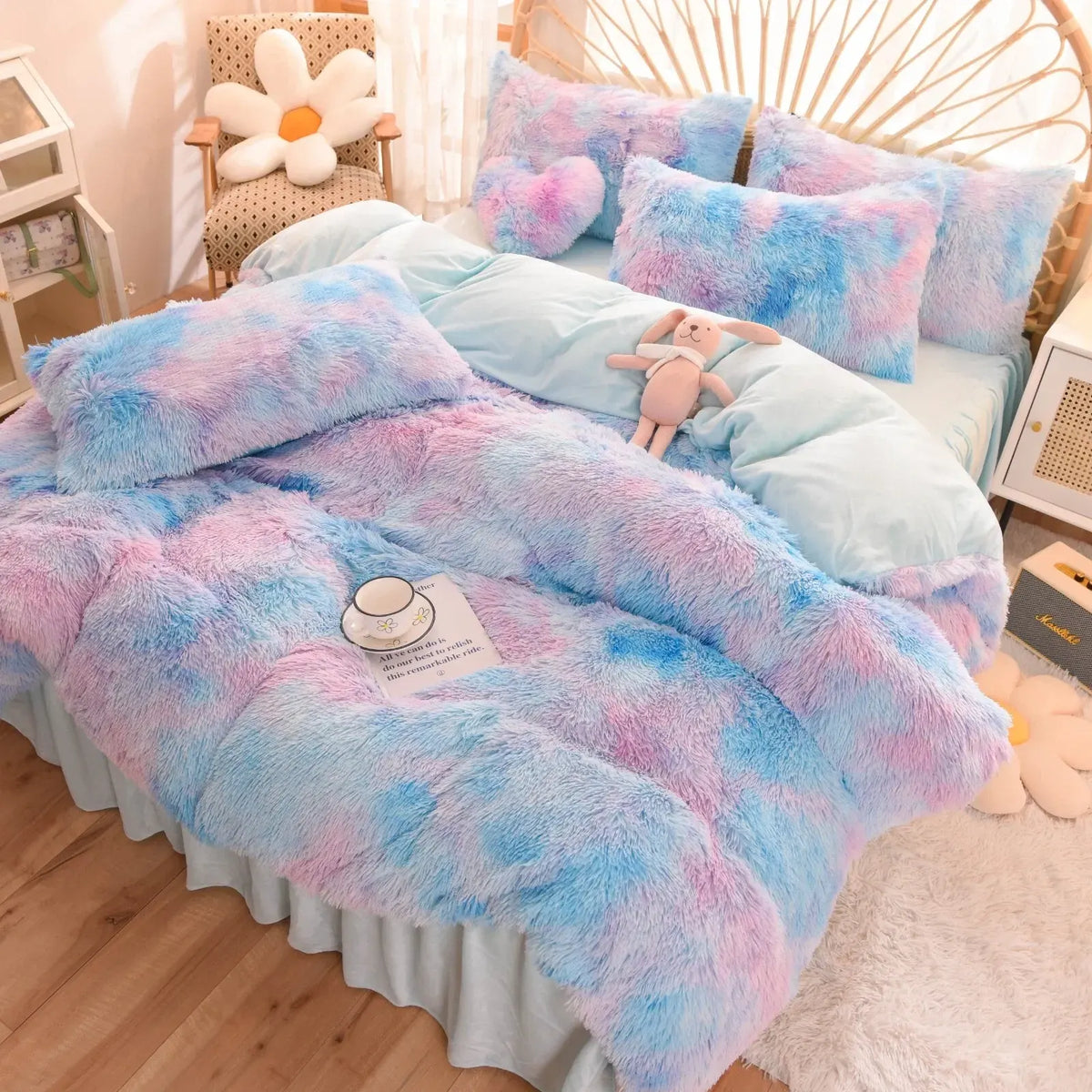 Blue Plush Arabelle Leaf Quilt / Doona / Duvet Cover set - Image 4