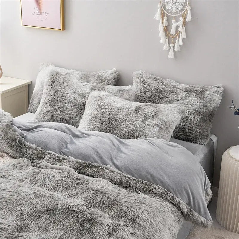 Grey Plush Coralie Dream Quilt / Doona / Duvet Cover set - Image 3