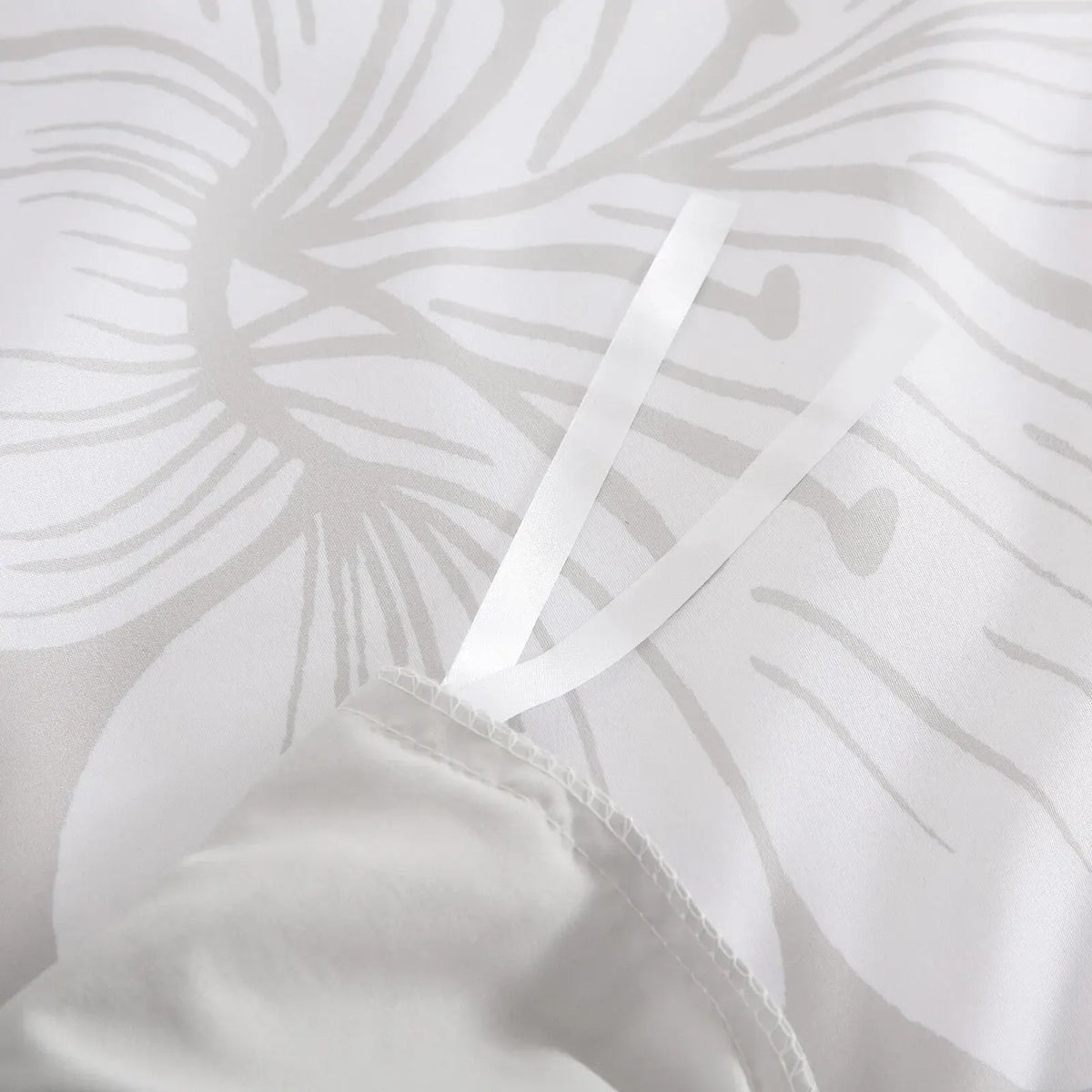 Luxe Lumiere Charm Quilt / Doona / Duvet Cover set - Image 7