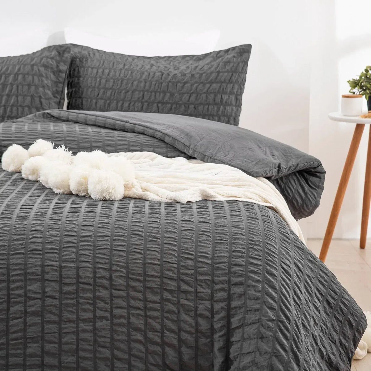 Seersucker Dark Geneva Elegance Quilt / Doona / Duvet Cover set - Image 4