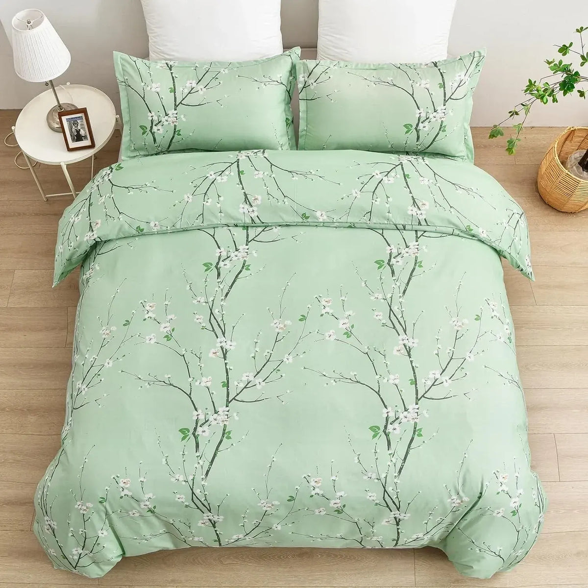 Green Alpine Botanical Quilt / Doona / Duvet Cover set - Image 2