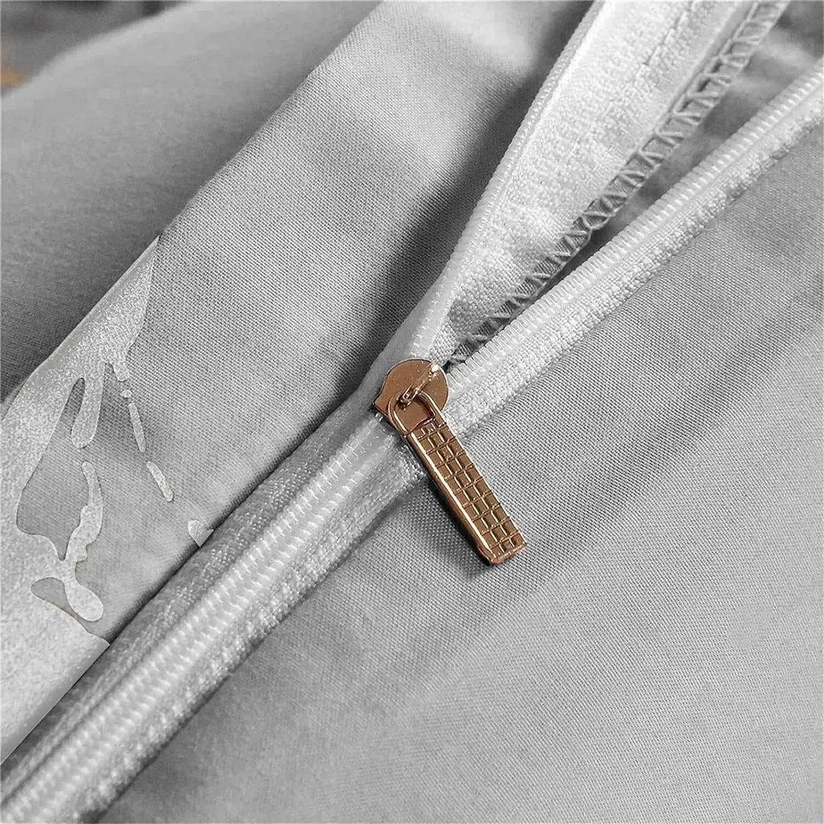 Light Grey Palermo Leaf Quilt / Doona / Duvet Cover set - Image 7