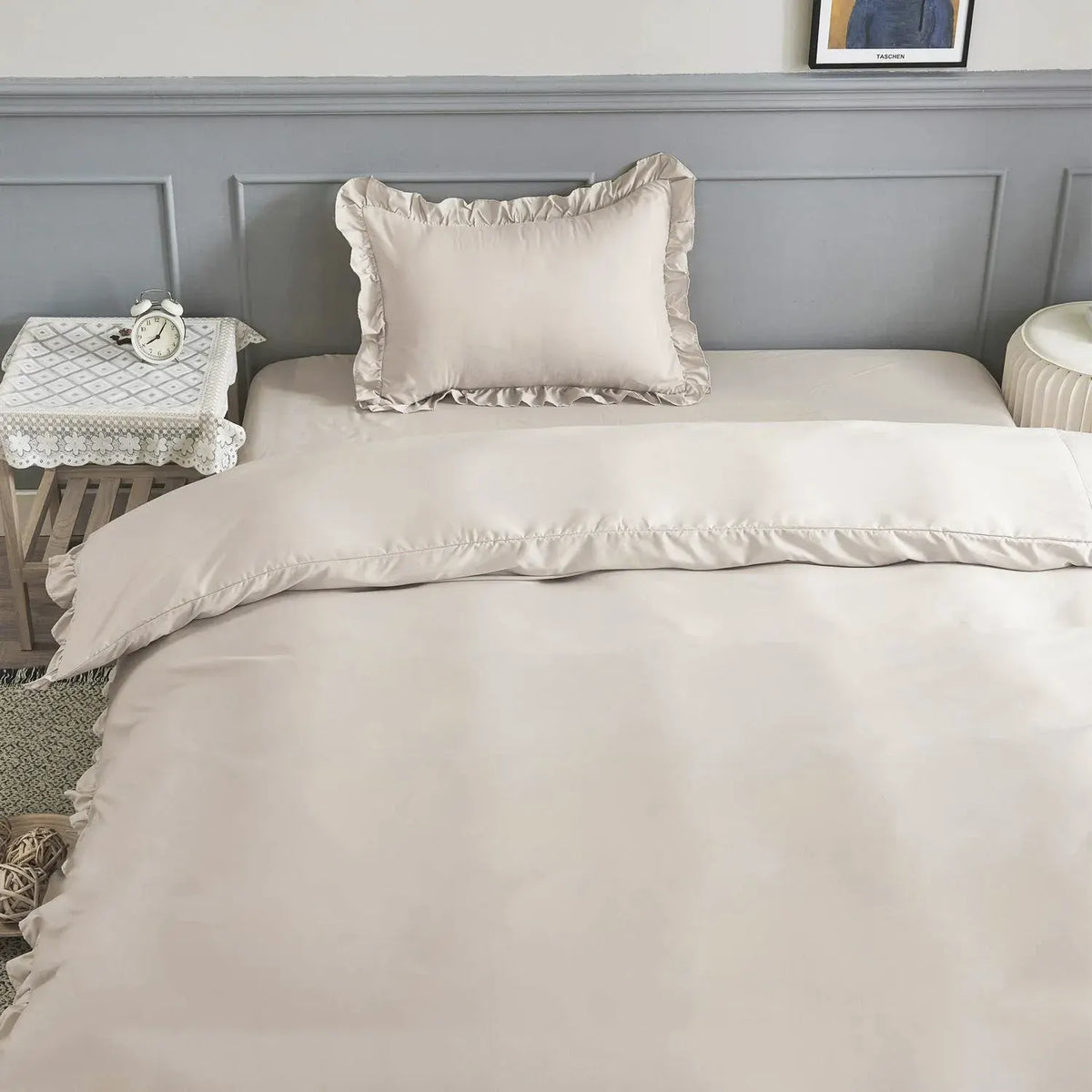 Ruffled Edge Vivienne Ivy Quilt / Doona / Duvet Cover set - Image 2
