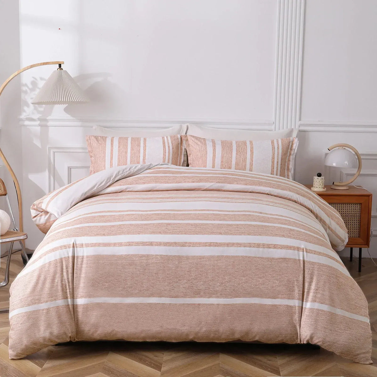 Magnolia Arabelle Gallery Quilt / Doona / Duvet Cover set - Image 2