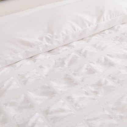 White Montreux Paisley Quilt / Doona / Duvet Cover set - Image 7