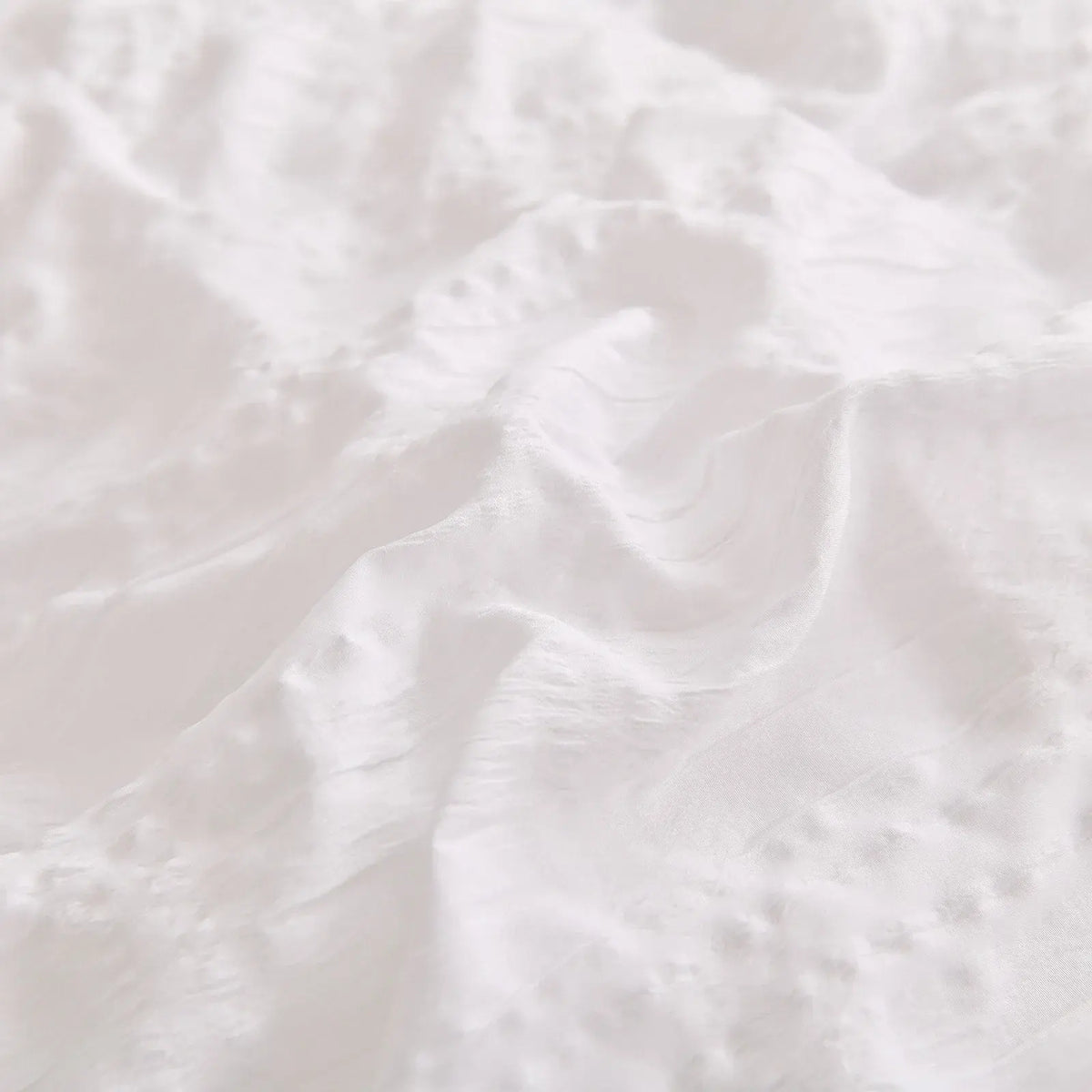 White Montreux Paisley Quilt / Doona / Duvet Cover set - Image 8
