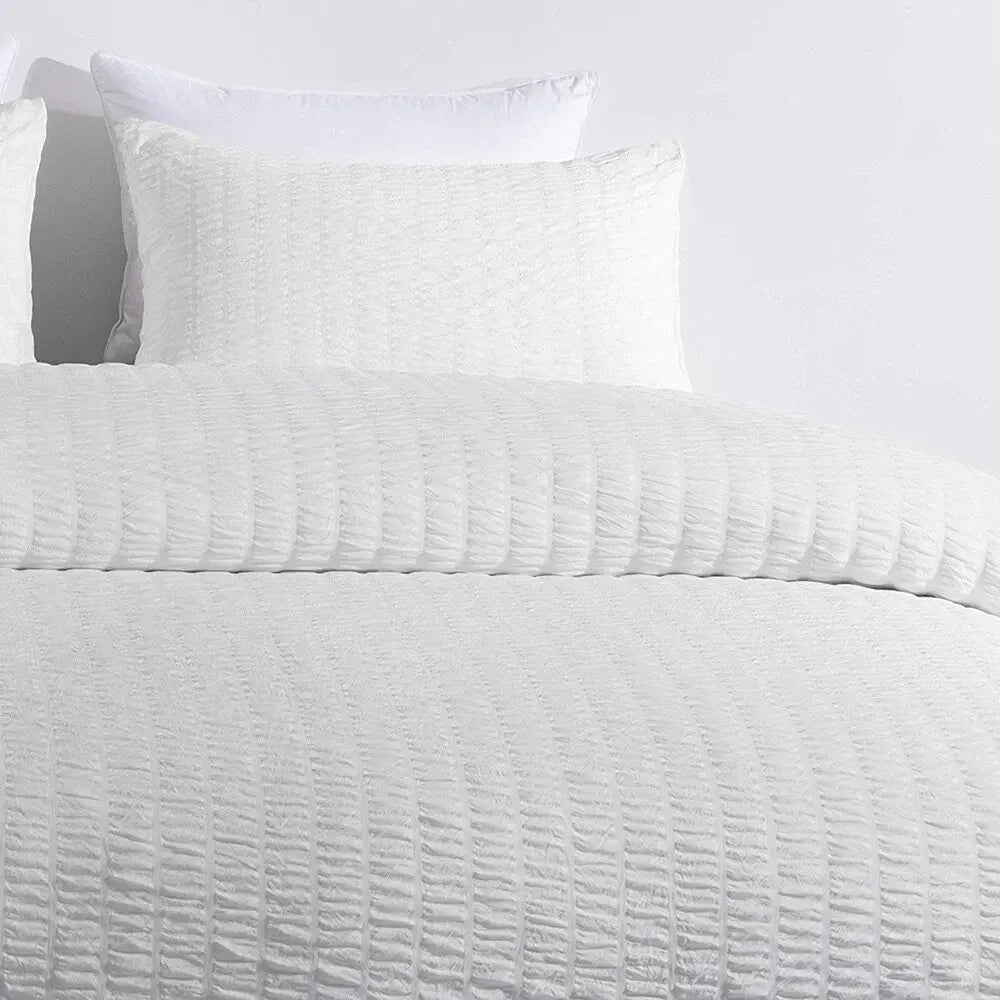 Seersucker White Valencia Dream Quilt / Doona / Duvet Cover set - Image 2