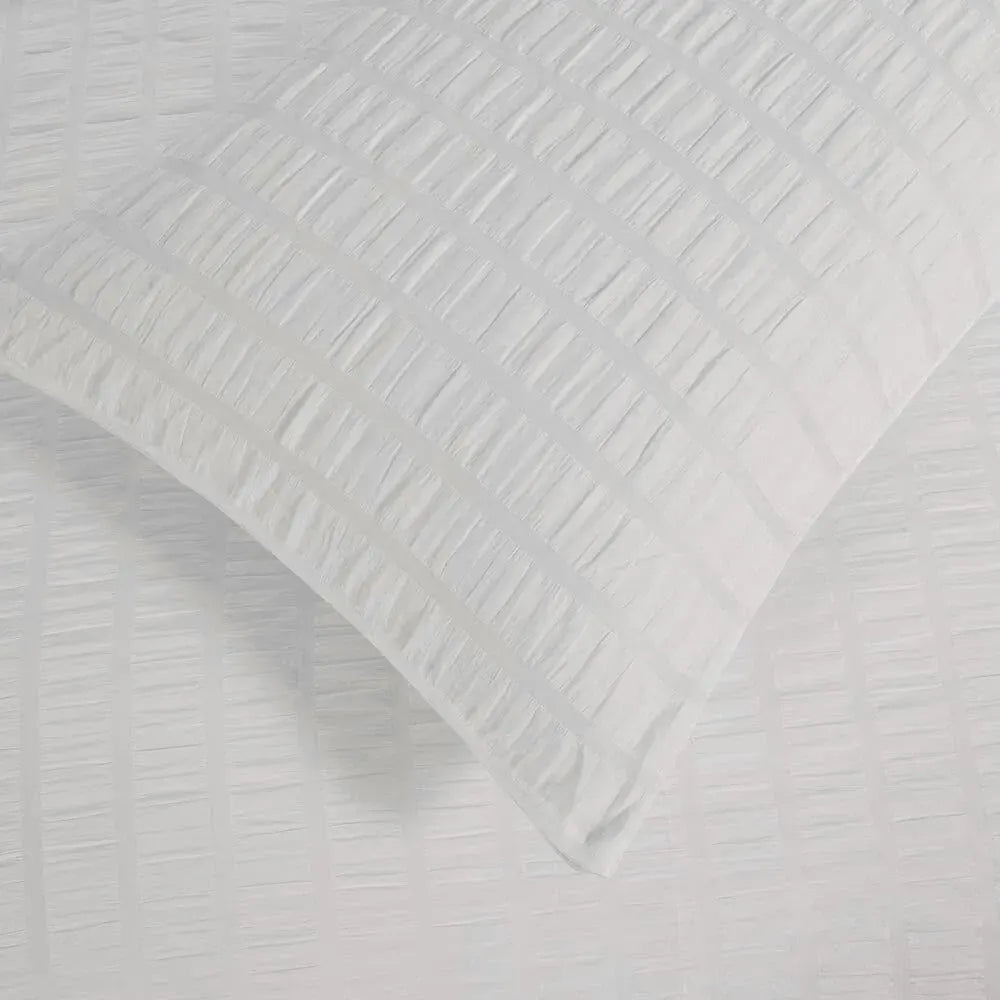 Seersucker White Valencia Dream Quilt / Doona / Duvet Cover set - Image 4