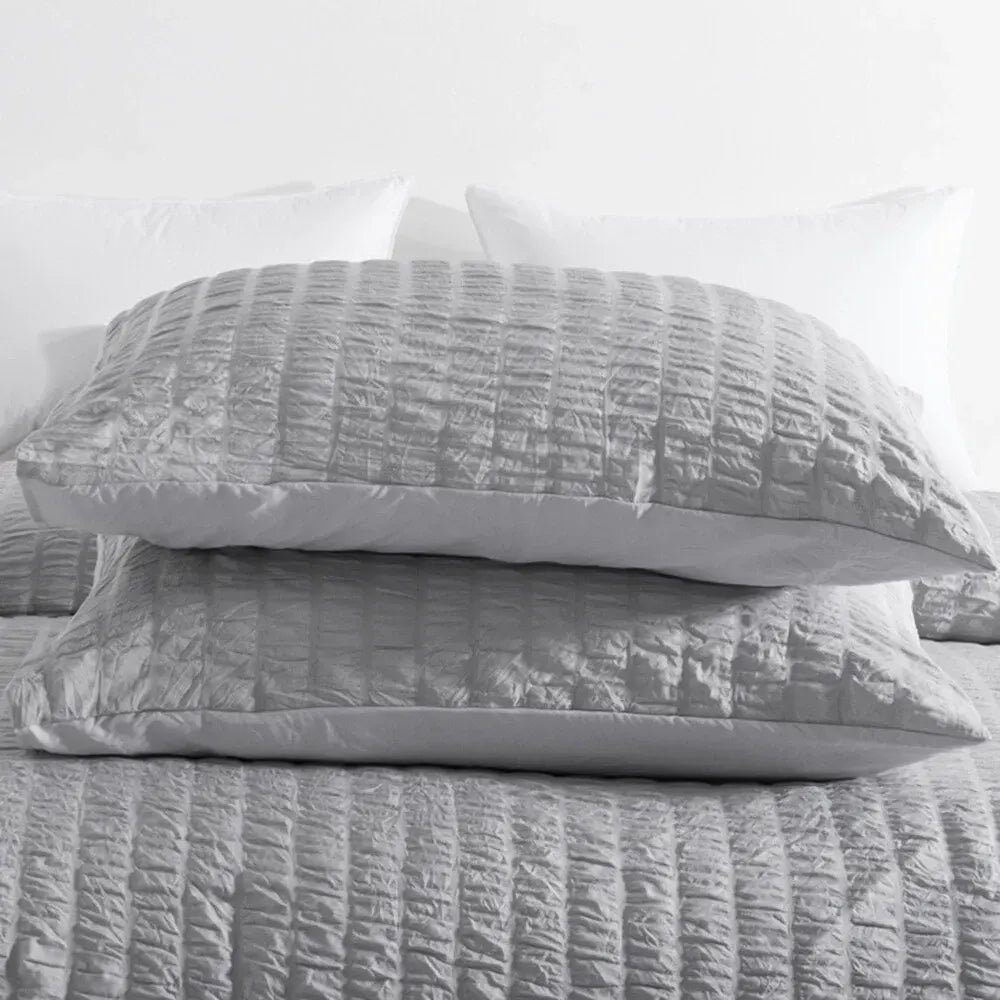 Seersucker Grey Savoy Dahlia Quilt / Doona / Duvet Cover set - Image 3