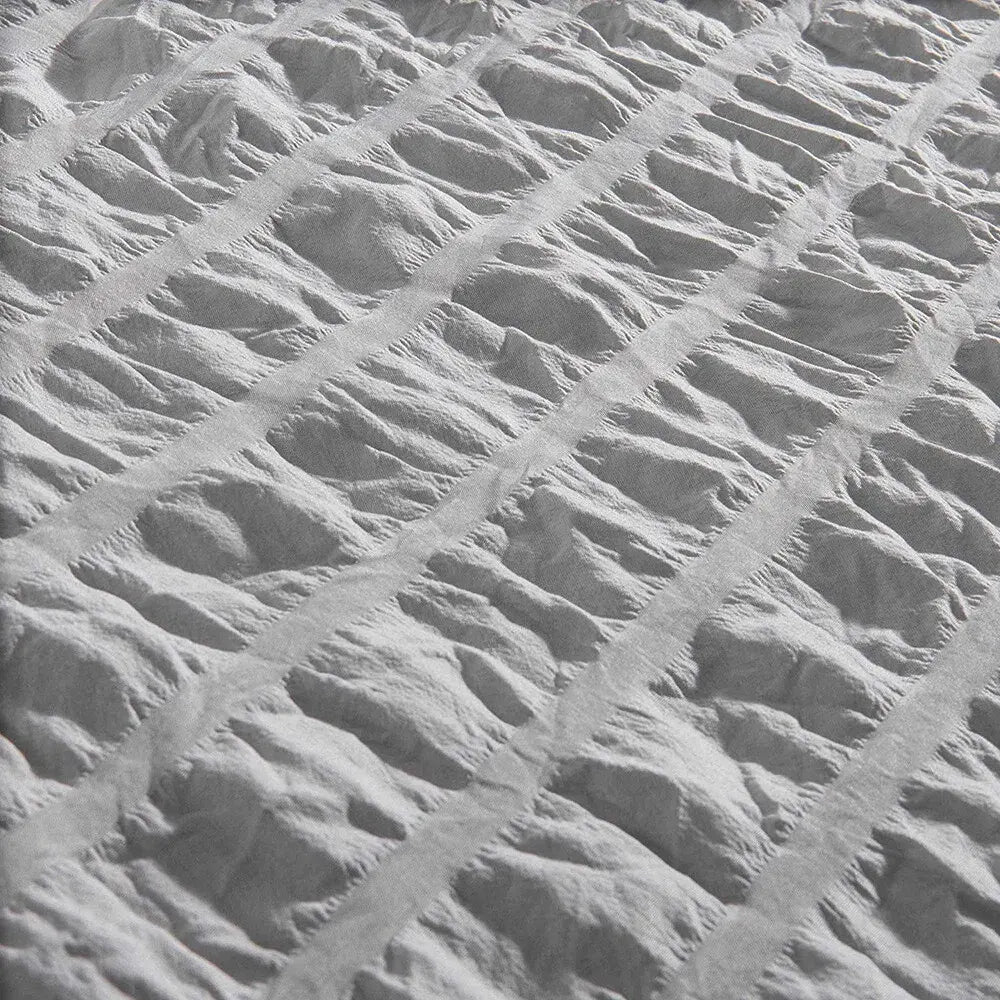 Seersucker Grey Savoy Dahlia Quilt / Doona / Duvet Cover set - Image 6