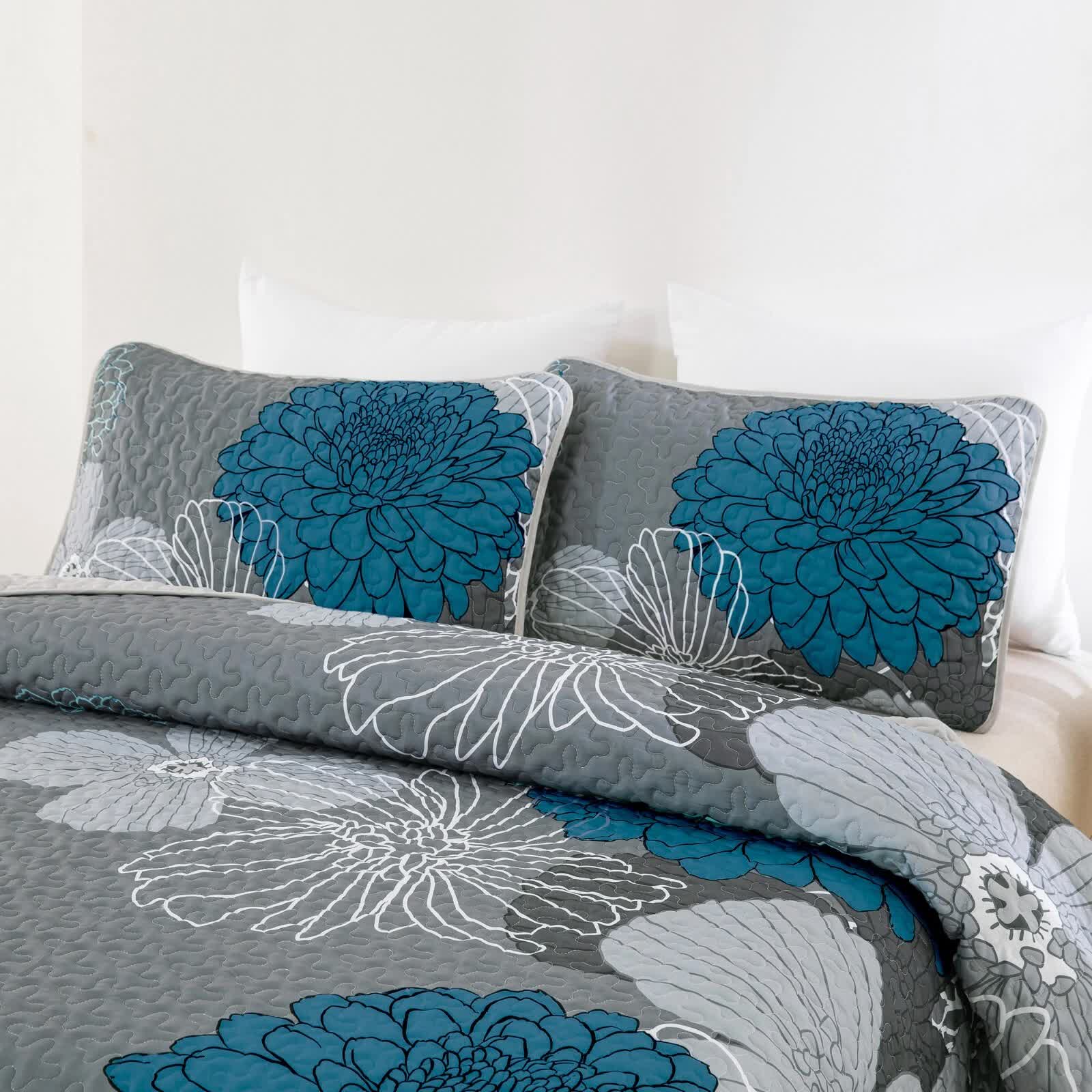 Grey Azure Bloom Quilted Coverlet Bedspread Set with Pillow Covers - Image 4