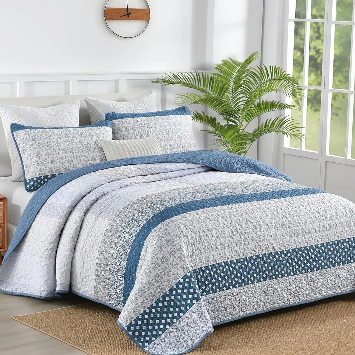Dazzling Quilted bedspread and pillowcovers set: Add Sparkle to Your Space - Queen size - Image 2