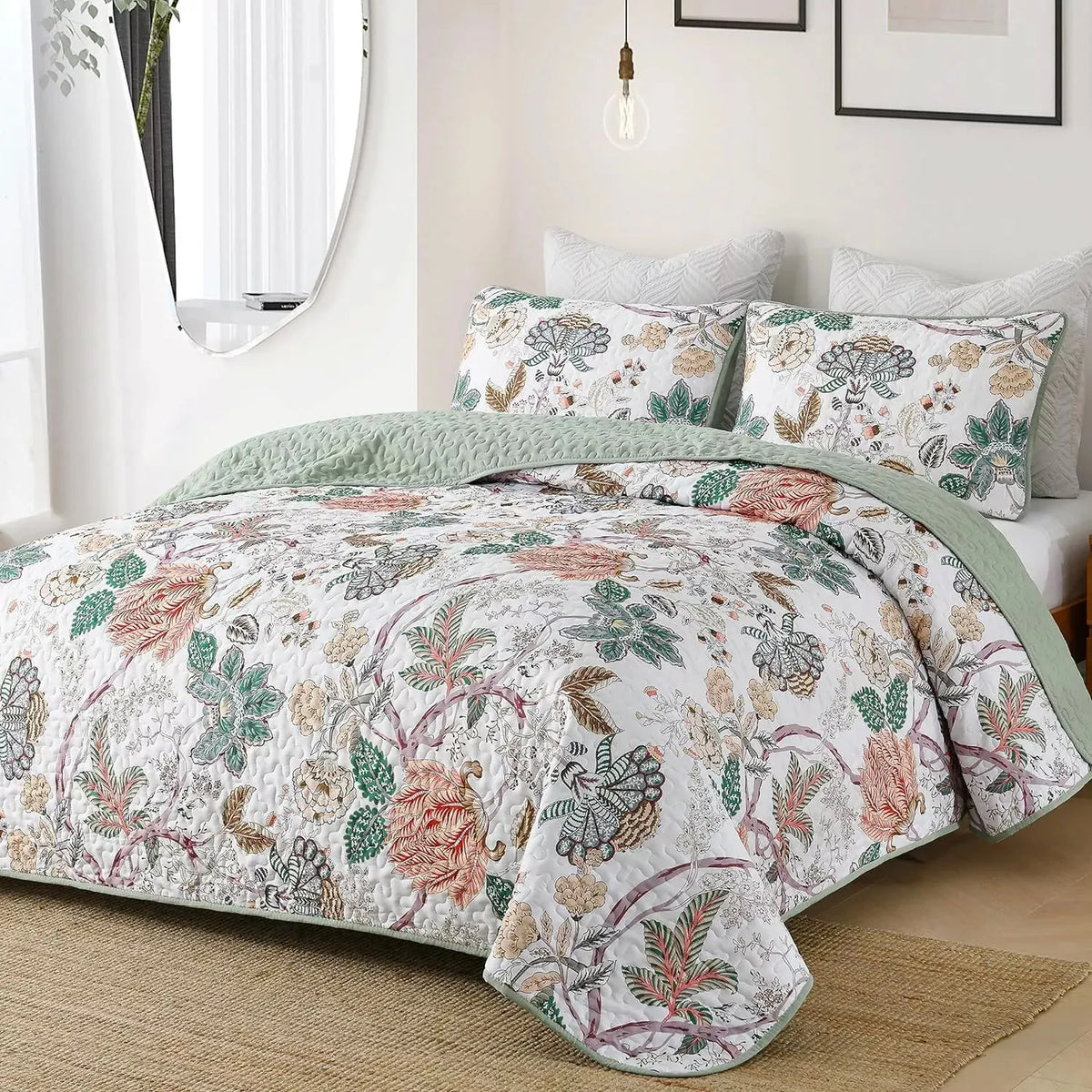 Understated Quilted coverlet and pillowcovers set: Subtle Elegance - Queen size - Image 2