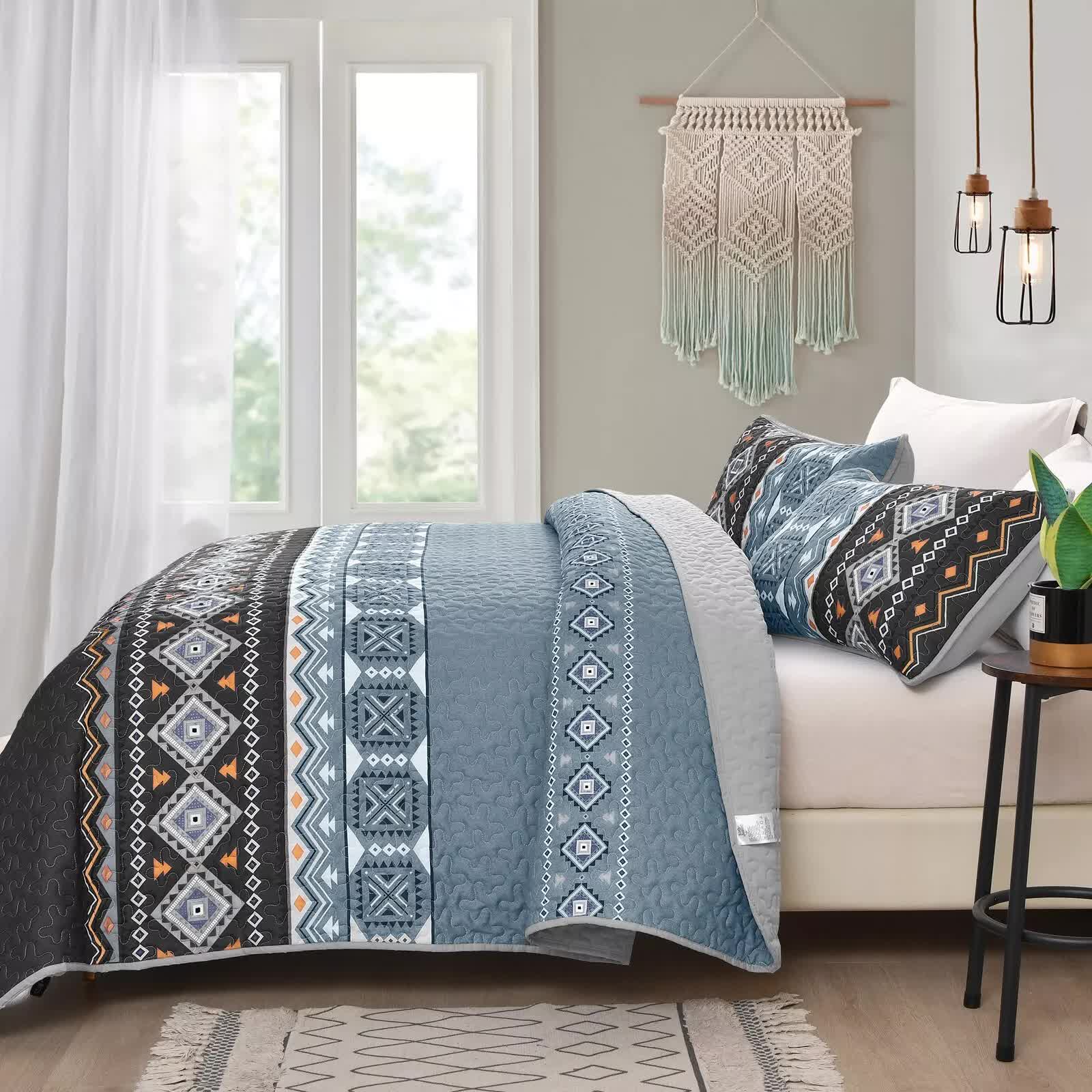 Ambient bloom sky black hour Comforter Set – Aesthetic 3-Piece Bedroom Mood - Image 3