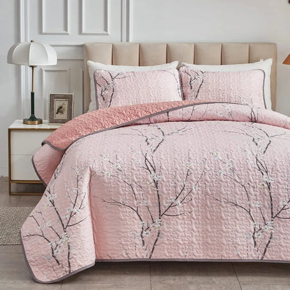 Versatile Quilted Coverlet and Pillowcases Set: Adapts to Every Season - Queen size - Image 2