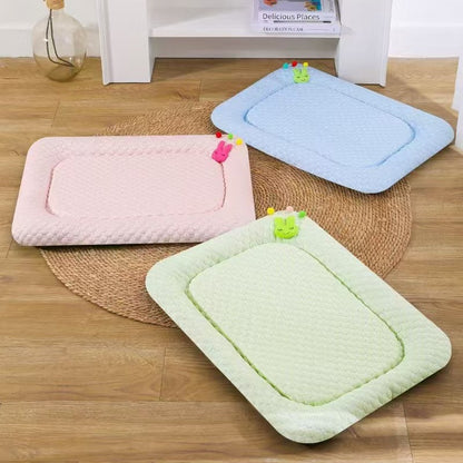 Green Breathable Cooling Pet Mat - Ice Bean Summer Bed for Small Dogs (M : 42x58cm) - Image 3
