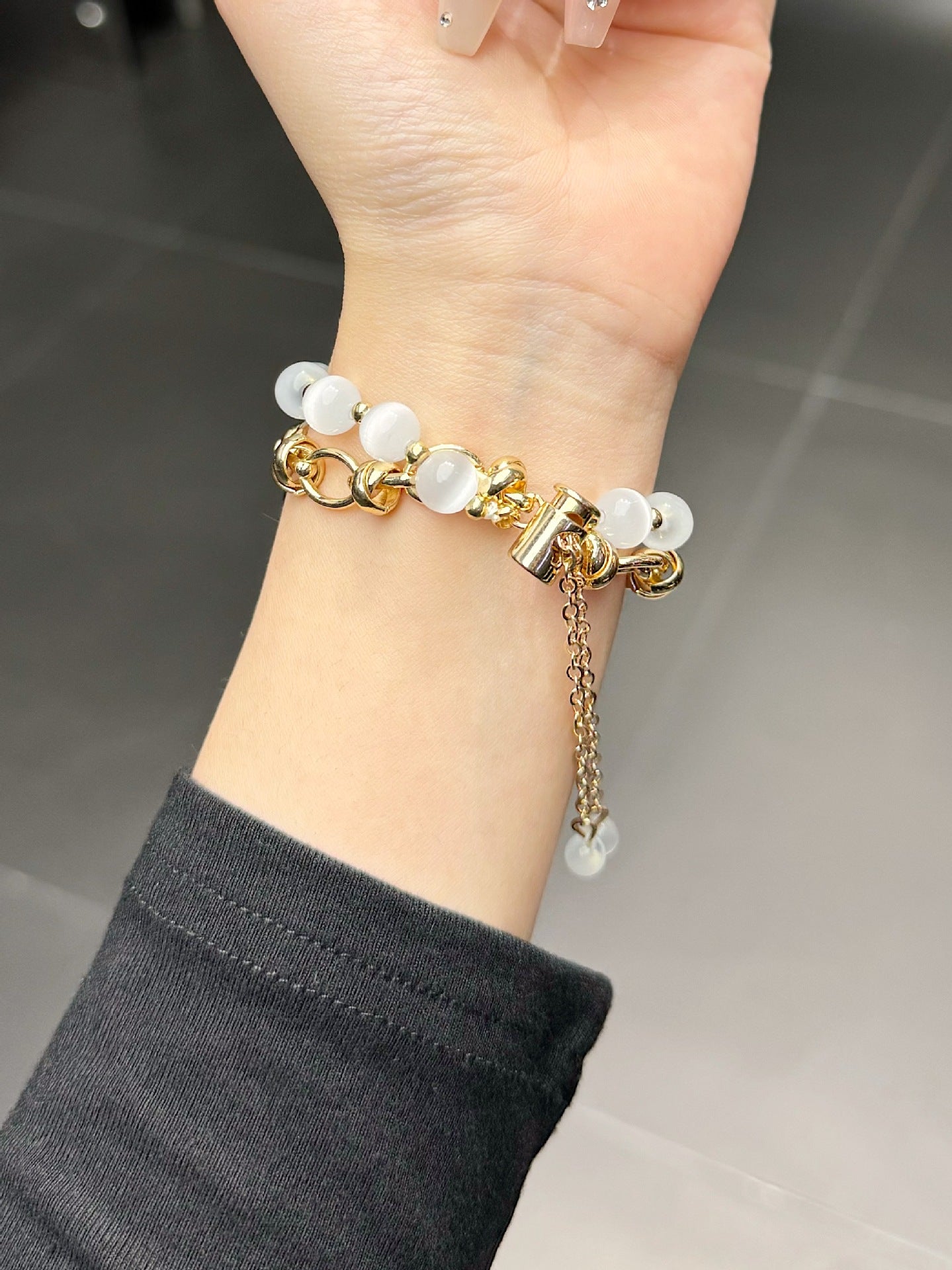 2-pcs Gold chain with white beads Elegant Cat's Eye Beaded Bracelet Band for Apple Watch - Women's Luxury Strap (Compatible Size :42/44/45MM ) - Image 4