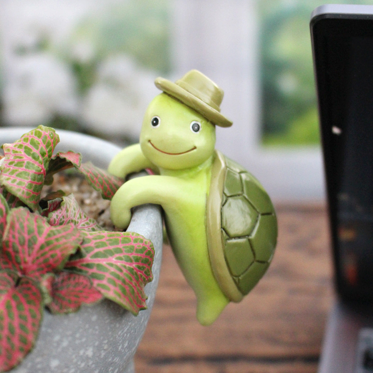 2 Pcs Green Cute Resin Turtle Pot Hanger - Garden Planter Pal Figurine Decoration - Image 5