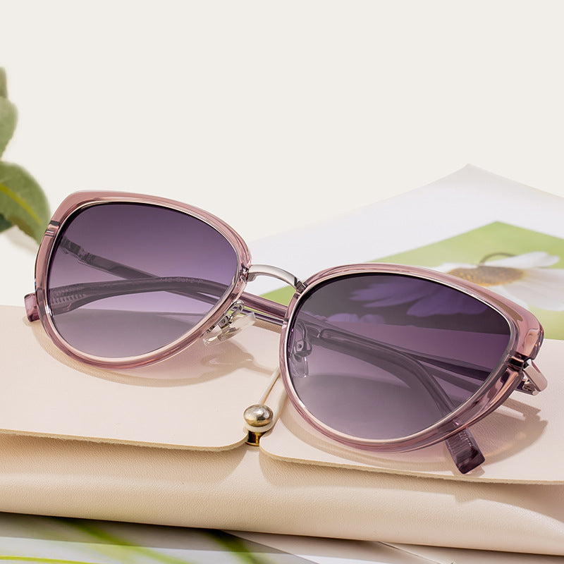 Black Frame Chic Cat Eye Polarized Sunglasses for Women - Lightweight UV Protection Fashion Eyewear - Image 2