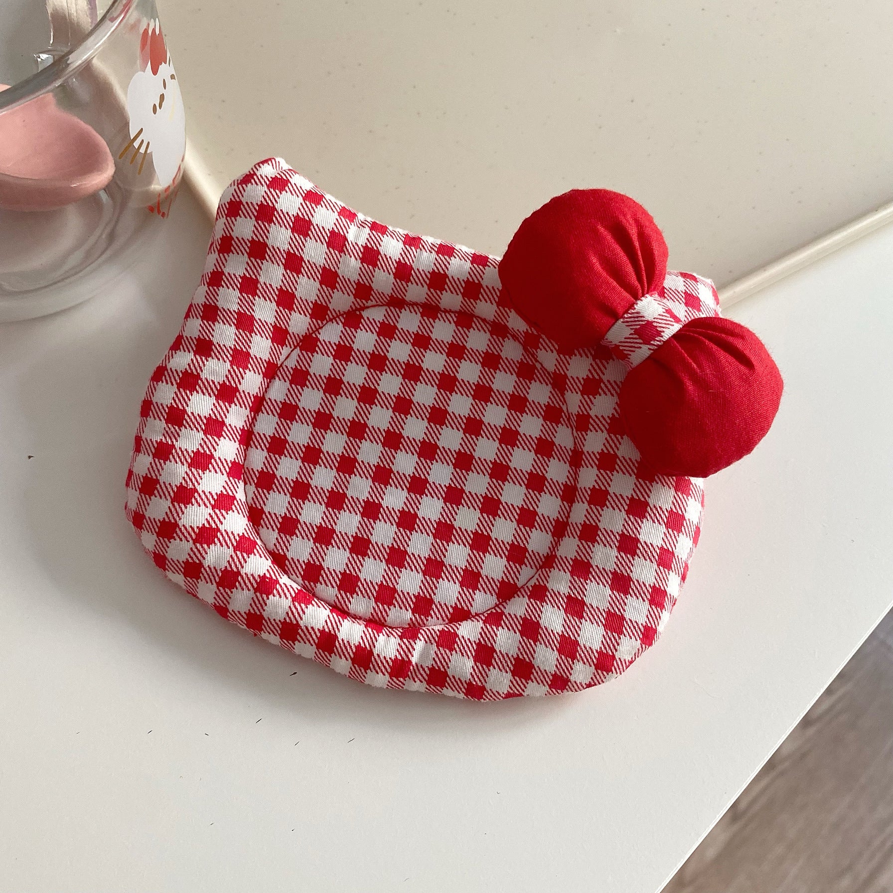 Korean INS Kitty Quilt Insulation Pad, Cute Fabric Kitchen Mat, Desktop Decoration (Red)