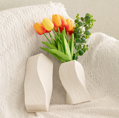 White Abstract Twisted Ceramic Vase - Artistic Minimalist Flower Holder for Home Decor (20x10x10cm) - Image 3