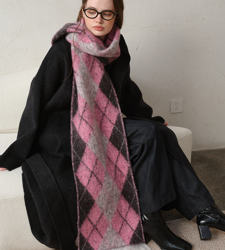 (Black+Pink)Two-Tone Argyle Pattern Scarf - Ladies' Warm Fashion Neckwear, 210x33cm - Image 2