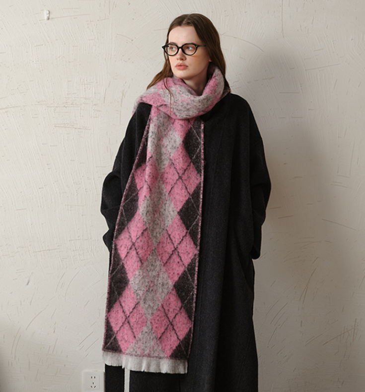 (Black+Pink)Two-Tone Argyle Pattern Scarf - Ladies' Warm Fashion Neckwear, 210x33cm - Image 3