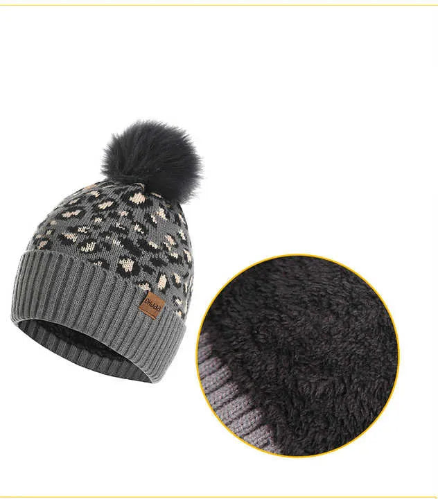 Light Grey Women's 3-Piece Winter Knit Set - Leopard Print Plush Lined Beanie Hat, Scarf & Touchscreen Gloves - Image 6