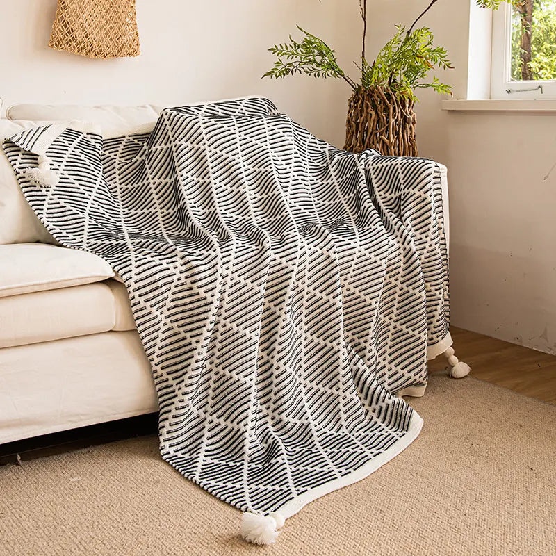 Black and Beige Diamond Pattern Soft Cozy Knit Throw Blanket with Tassels - Geometric Pattern Lightweight Acrylic Blanket for Sofa Couch Bed, 130x150cm