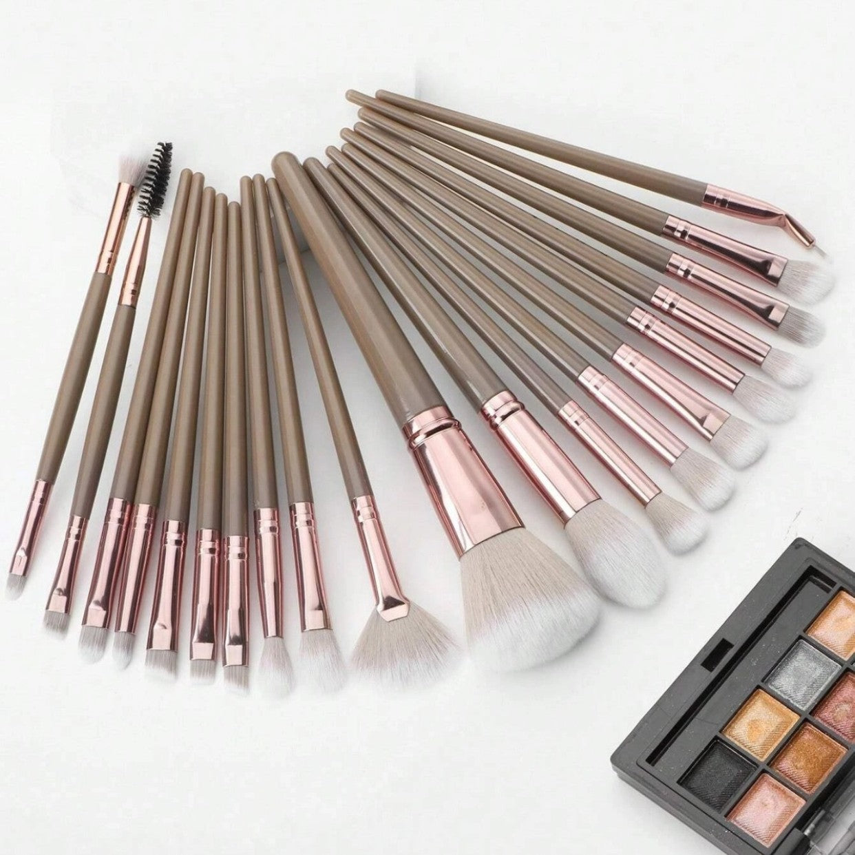 Brown and Glod Complete 20-Piece Makeup Brush Set with Travel Pouch - Professional Synthetic Face & Eye Brushes Kit - Image 3