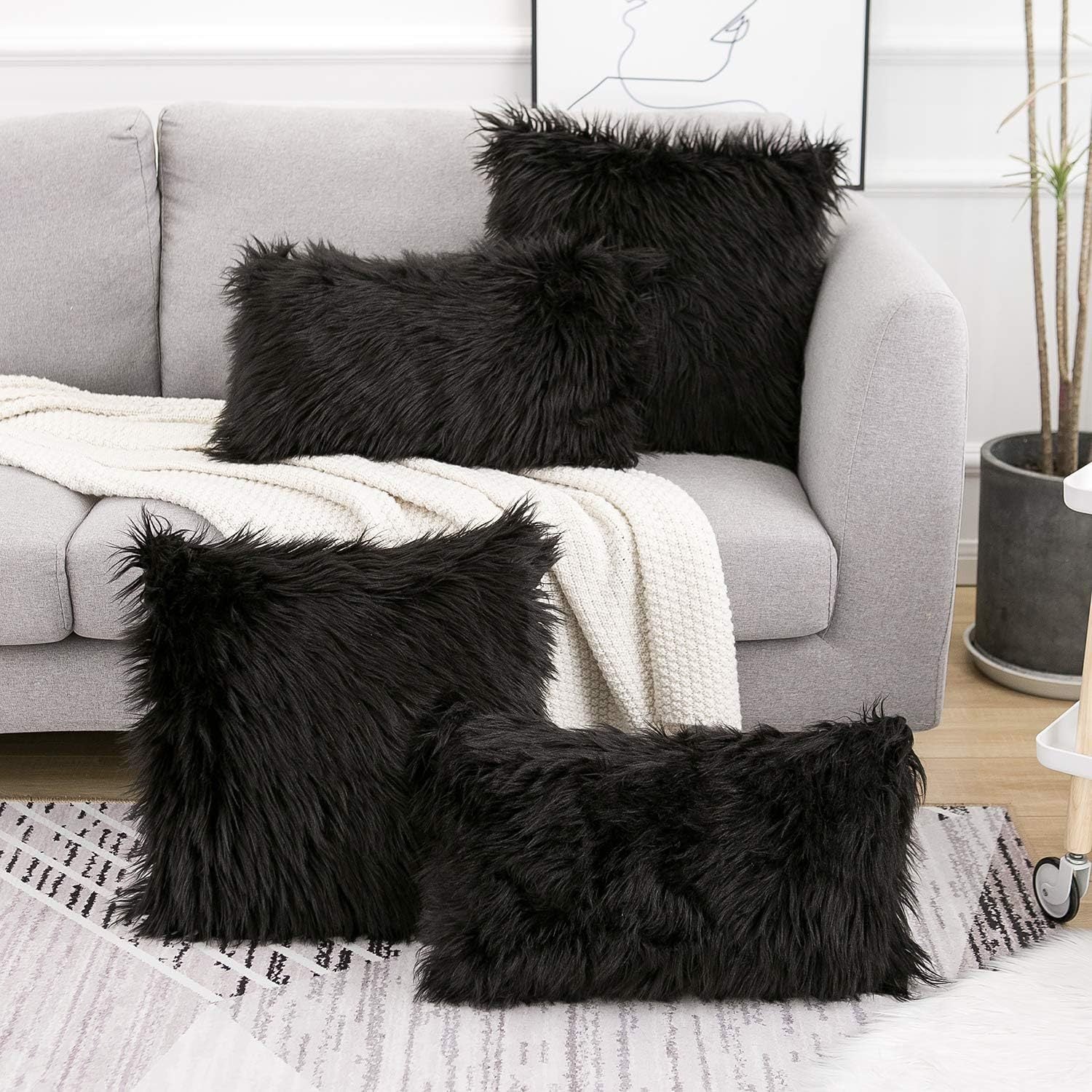 Black Luxurious Long Faux Fur Cushion Covers - Set of 2, 45x45cm Soft Plush Decorative Pillowcases for Sofa & Bed - Image 2