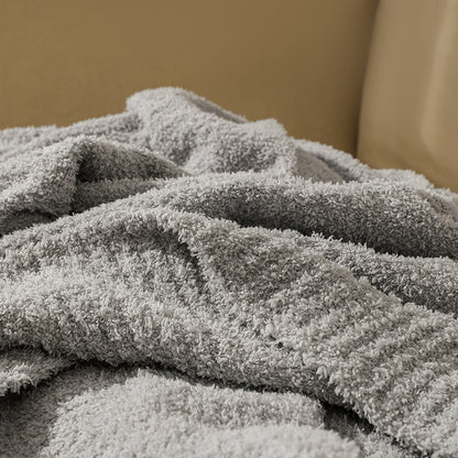 Light Grey Solid Color Plush Knitted Blanket for Sofa and Office, 152 x 203 cm, 1150g - Image 2